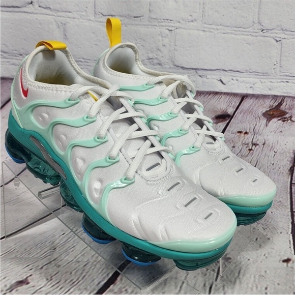 EUC Nike Women's Size 8.5 White Mint Air Vapormax Plus Running Shoes - Picture 2 of 4